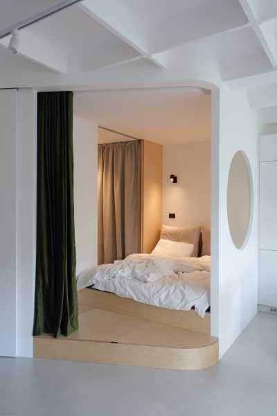 Маленькая функциональная квартира со встроенной спальней
